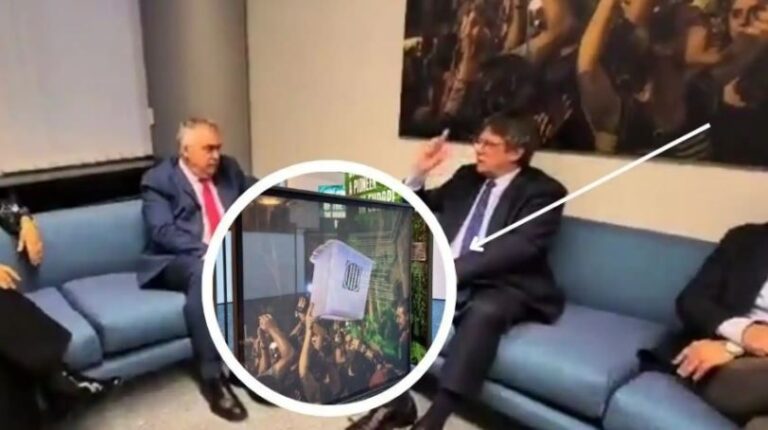Foto del PSOE y Puigdemont